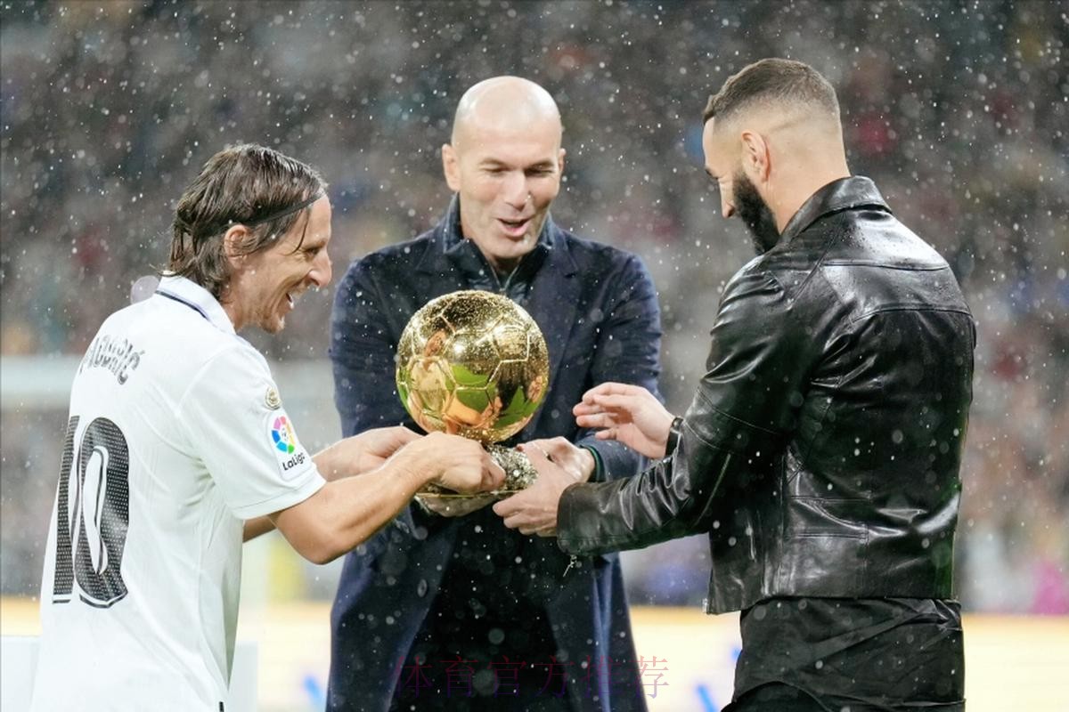 齐达内与约维奇交谈过 希望球员租借获出场时间 齐达内与约维奇交谈过 希望球员租借获出场时间